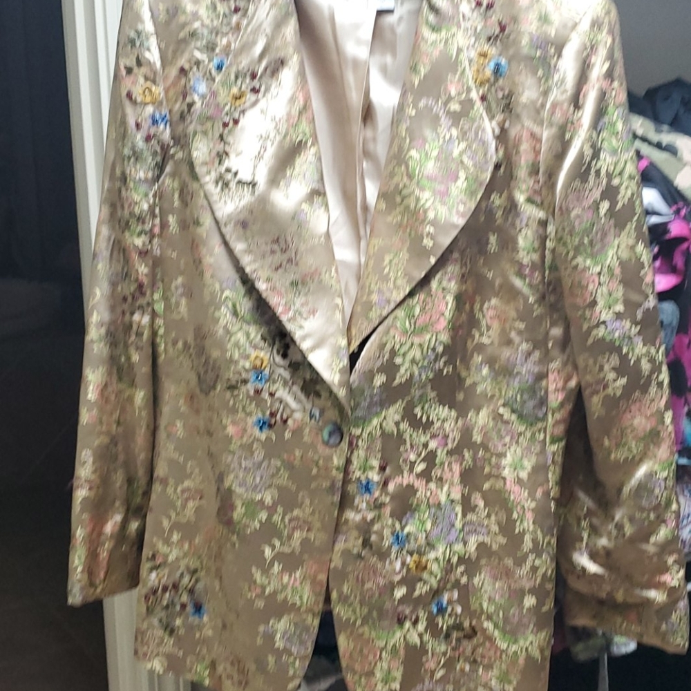 Vintage  spiegel lightly beaded brocade